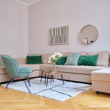 Chic Apartment - Near U3 Metro Wina Bagian luar foto