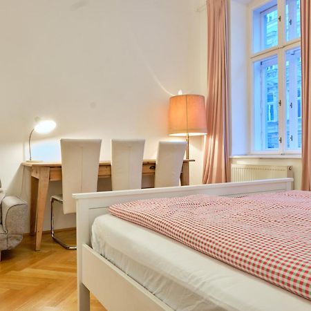 Chic Apartment - Near U3 Metro Wina Bagian luar foto